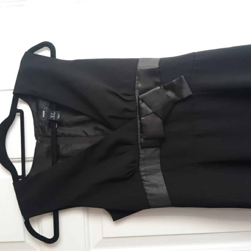 H&M Black Dress with Satin Bow. Size 8